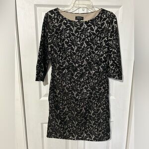 Tahari Arthur Levine Black and Cream Patterned layers design Dress size 6P